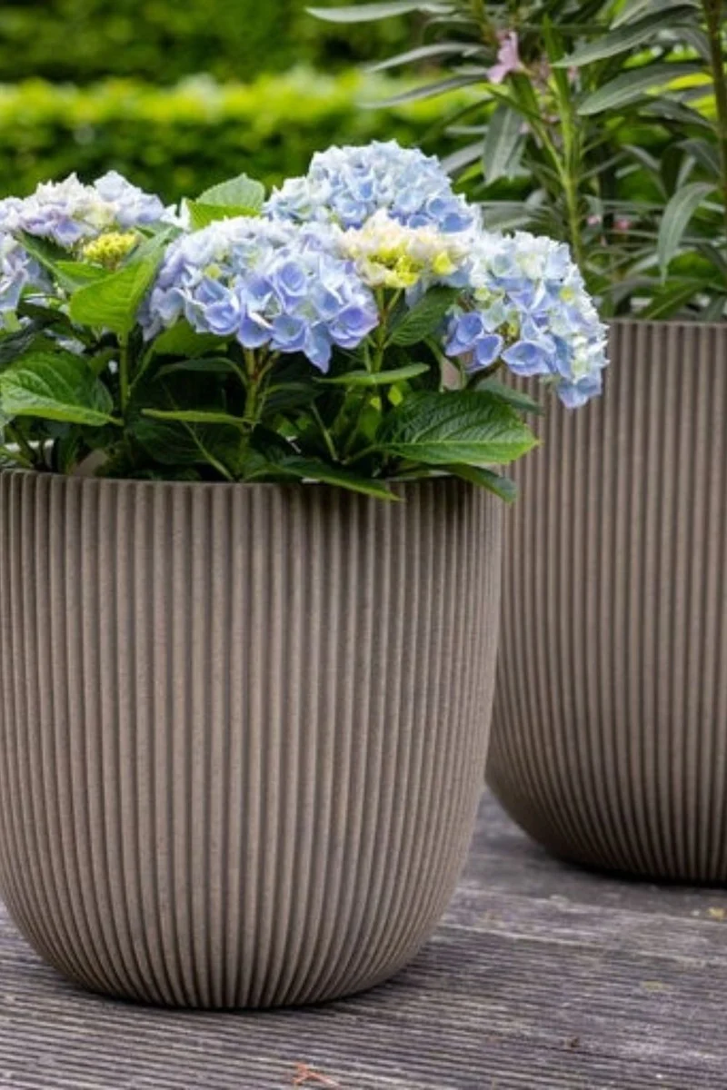 Capi Blumentopf Groove Kugel 35x34 Warm Taupe