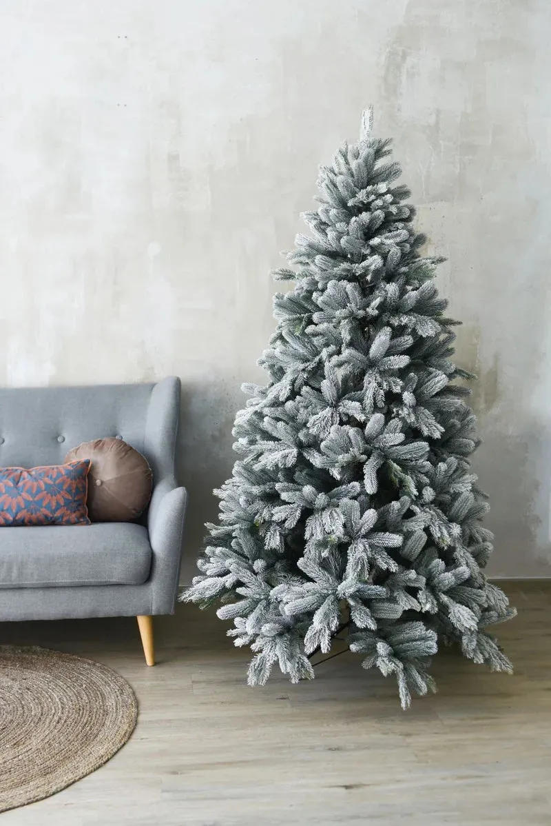 Künstlicher Weihnachtsbaum mit Schnee - Elsa | 300 cm