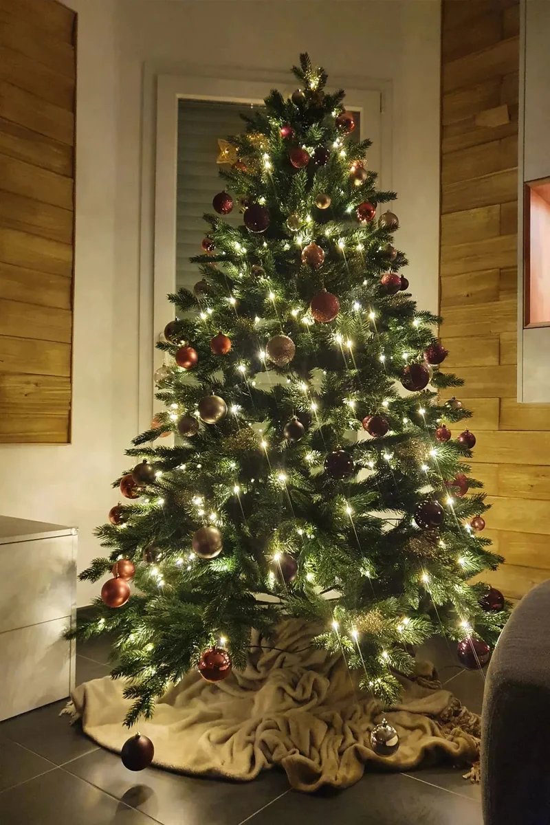 Künstlicher Weihnachtsbaum - Gabriel | 210 cm