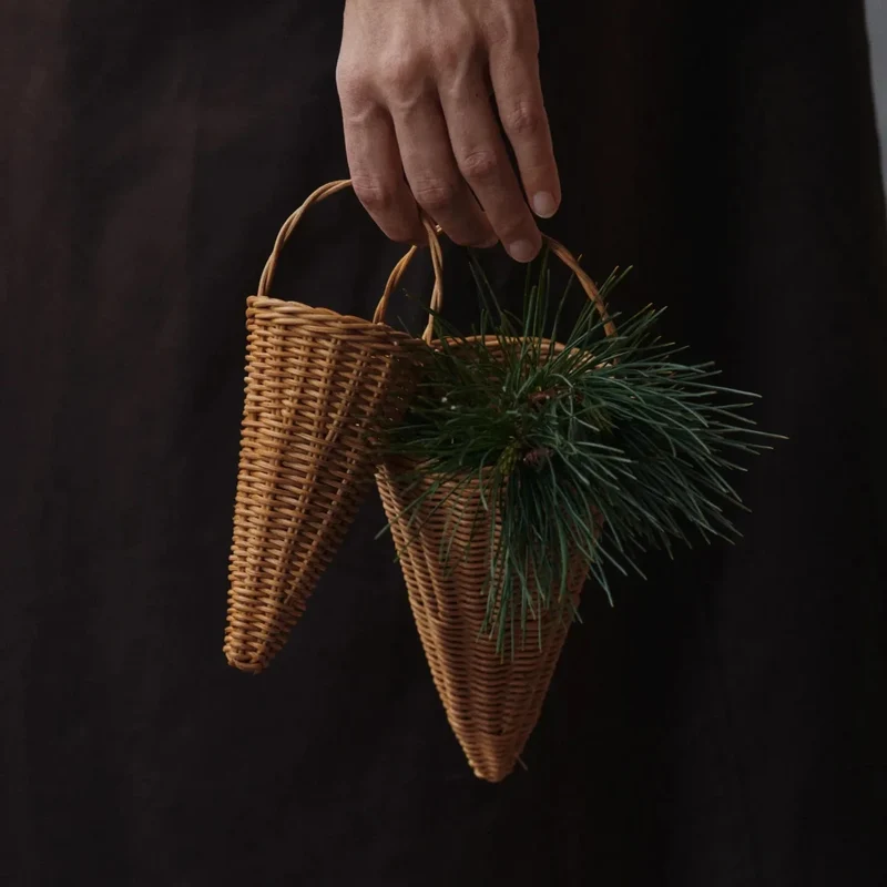 Braided Christbaumschmuck aus Rattan geflochten - ferm LIVING