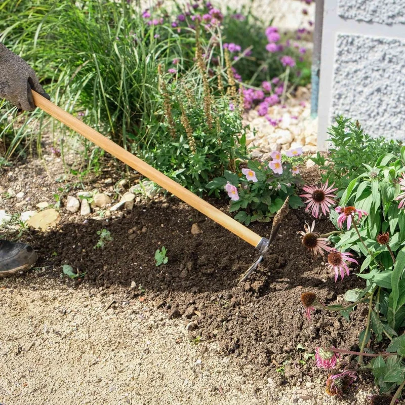 SHW Gartenhacke mit 3 Zinken & schmalem Blatt, 135 cm Eschenstiel