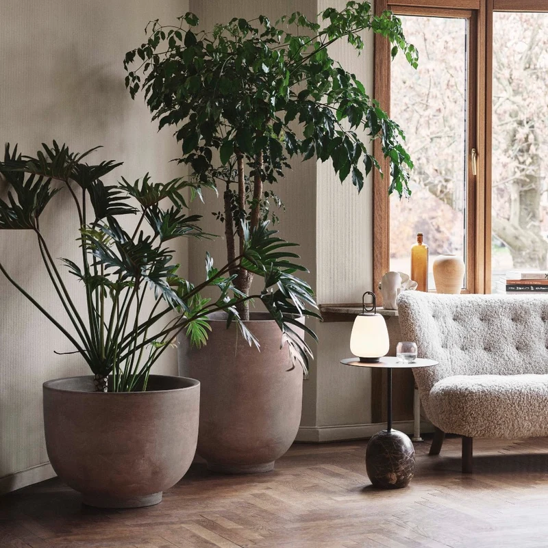 Beistelltisch Lato LN8 rund Warm Black/Emperador - &Tradition