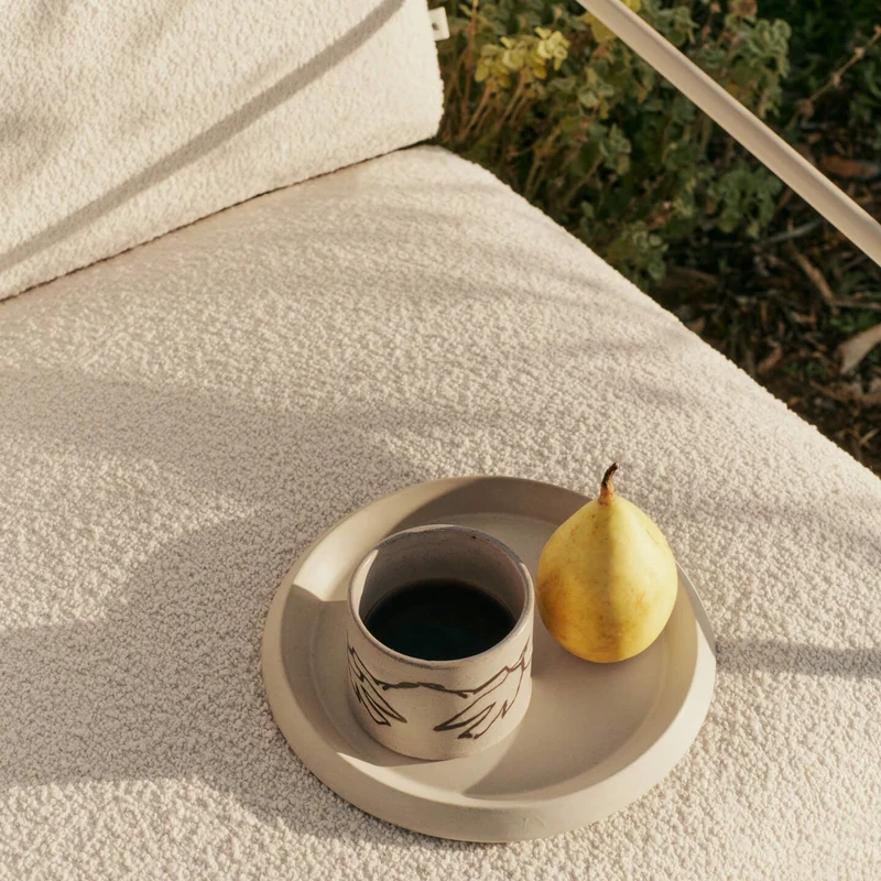 Sofa Desert 2-Sitzer Pure Bouclé/Cashmere Outdoor - ferm LIVING