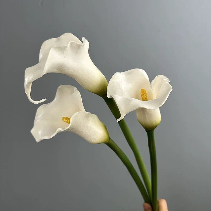 Künstliche Calla-Lilie aus PU, 68 cm, einzelner Stiel, realistisch, für Hochzeiten, Geschäftsräume und Wohnaccessoires, 4 Farben