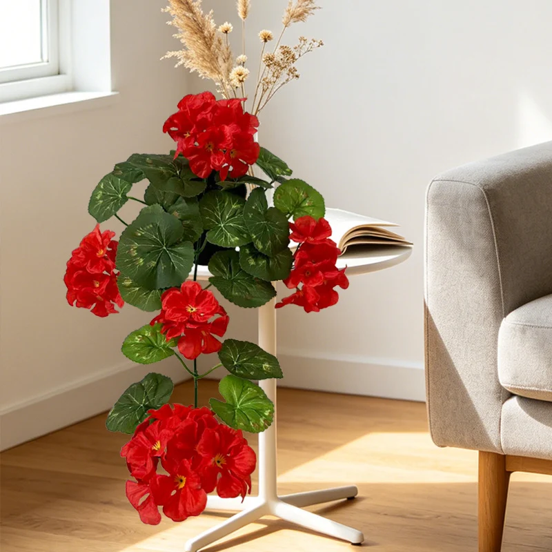 Künstliche Geranien-Blumenranke 42 cm, Wanddekoration, gemischtes Material, realistische Optik für Hochzeit, Café, Laden, Zuhause