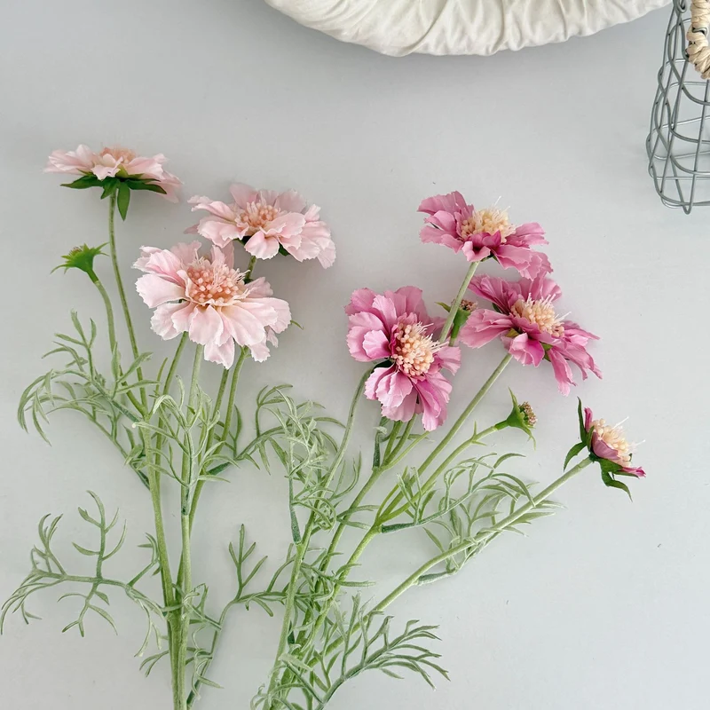 Knautia macedonica (Witwenblume) Kunstblume, 60 cm, 4 Blüten pro Stiel, für Hochzeitsdekoration, Wohnaccessoires und Einzelhandel