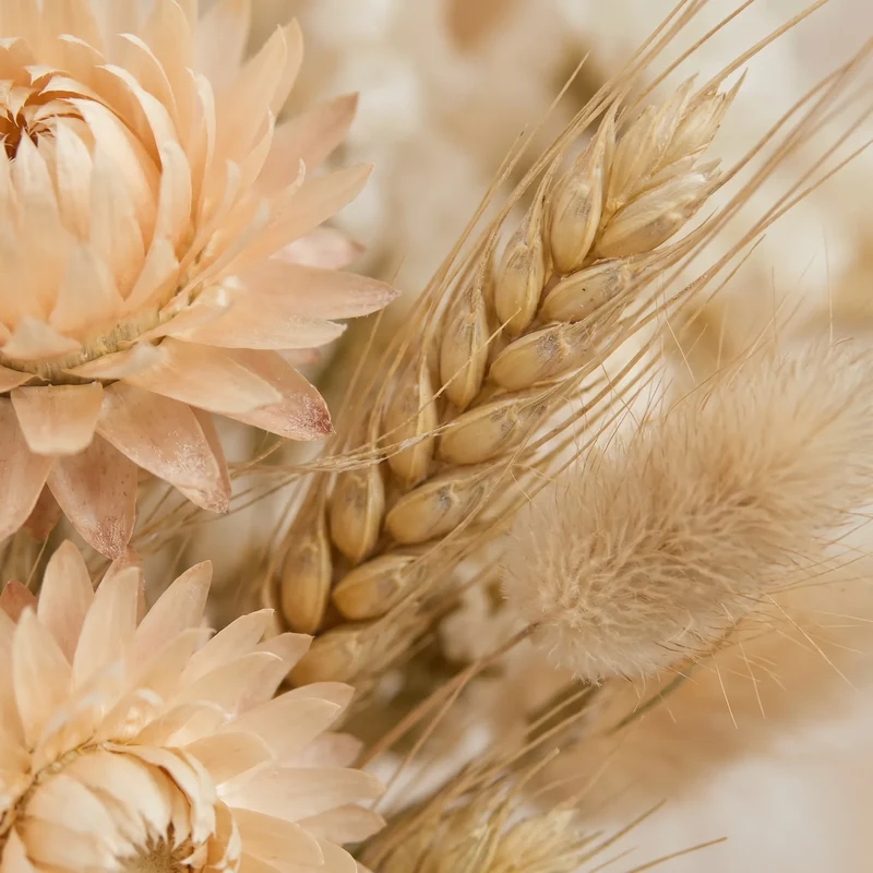 Trockenblumen im Briefkasten