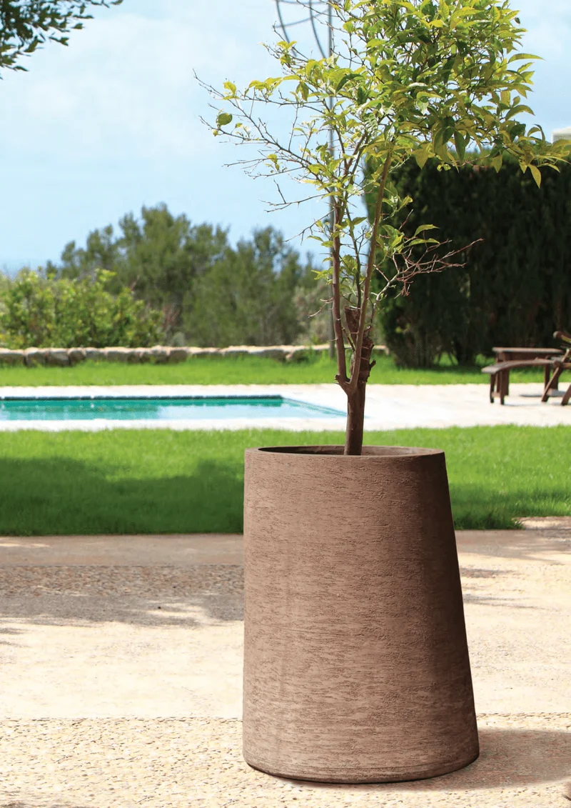Pflanzgefäß Asymetric Vase – Eschbach Terra in Terrakotta-Optik