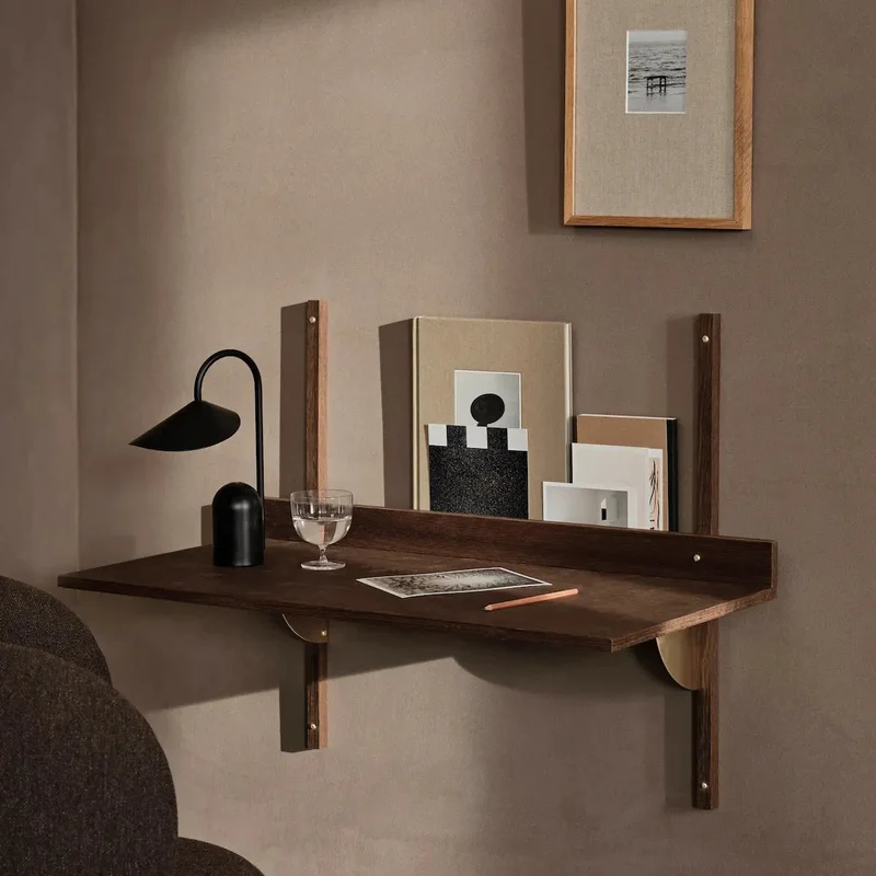Sector Desk Wandschreibtisch Eiche & Messing - ferm LIVING
