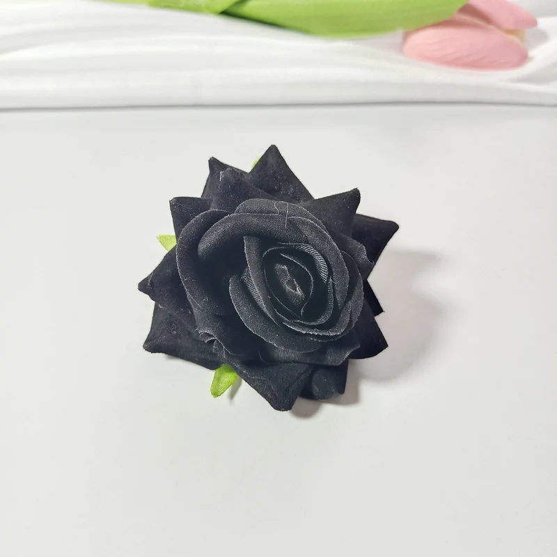 50x Samt-Rosenköpfe 5,5 cm, Künstliche Rosen zum Basteln, Hochzeitsdeko, Gestecke, Anstecker, Premium DIY Blütenköpfe