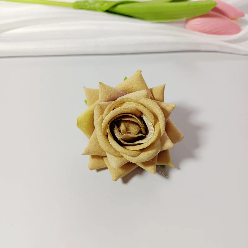 50x Samt-Rosenköpfe 5,5 cm, Künstliche Rosen zum Basteln, Hochzeitsdeko, Gestecke, Anstecker, Premium DIY Blütenköpfe