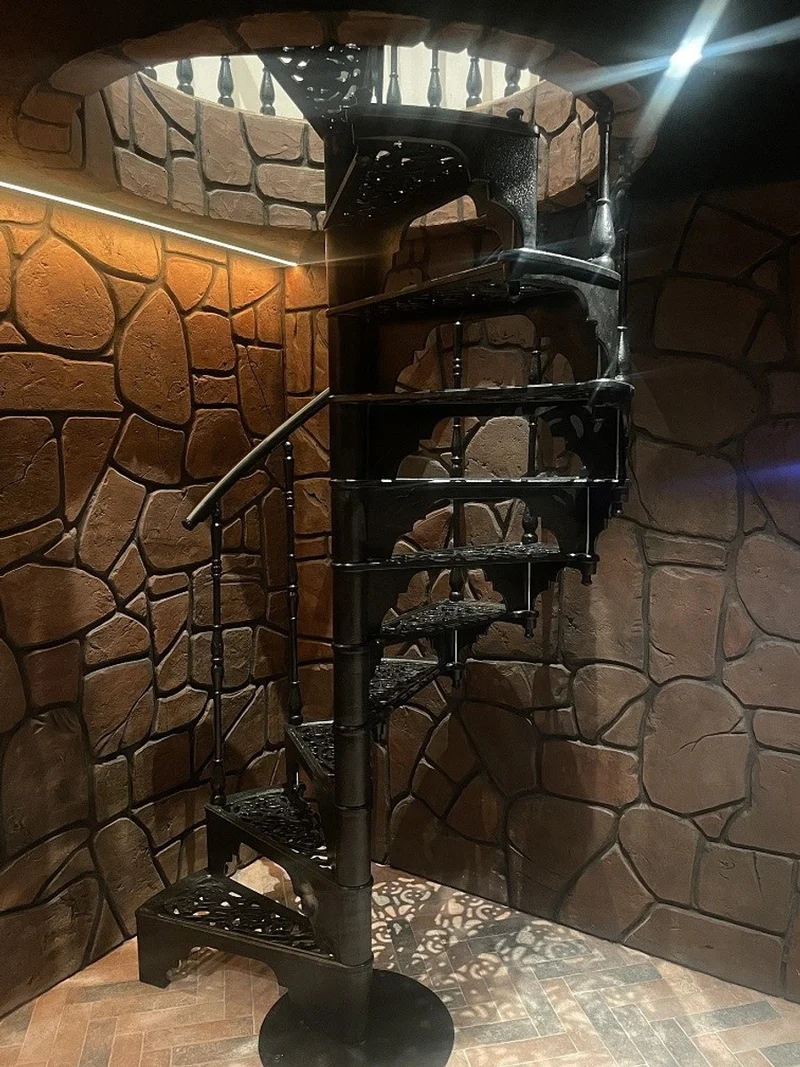 Casa Padrino Gusseisen Wendeltreppe Schwarz Ø 133 x H. 264 cm - Rustikale Spiraltreppe mit 13 Stufen - Massive Gusseisen Treppe
