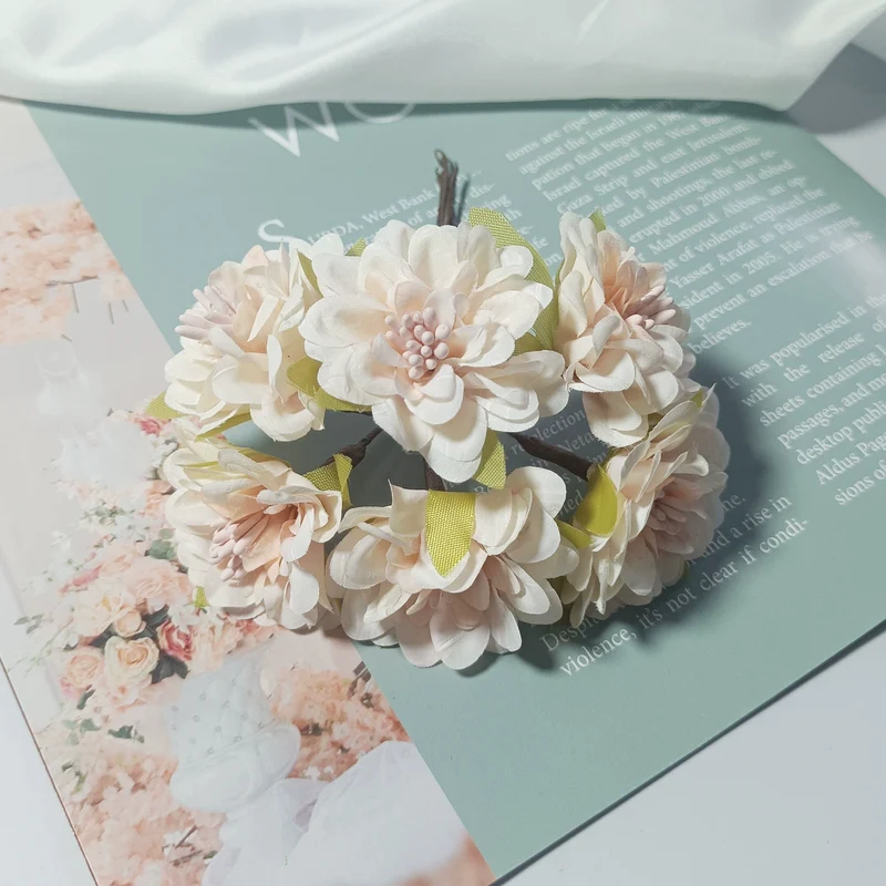 Kleine Dahlien Kunstblumen, 11 cm Mini-Bouquet, täuschend echte Seidenblumen für DIY, Gestecke, Anstecker, Hochzeit & Dekoration