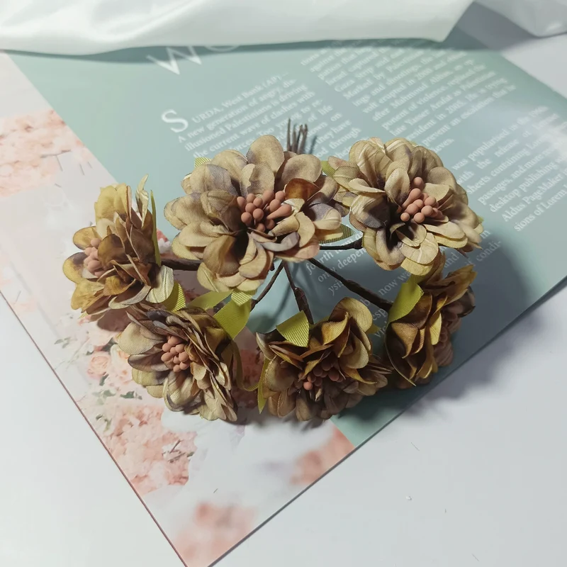 Kleine Dahlien Kunstblumen, 11 cm Mini-Bouquet, täuschend echte Seidenblumen für DIY, Gestecke, Anstecker, Hochzeit & Dekoration