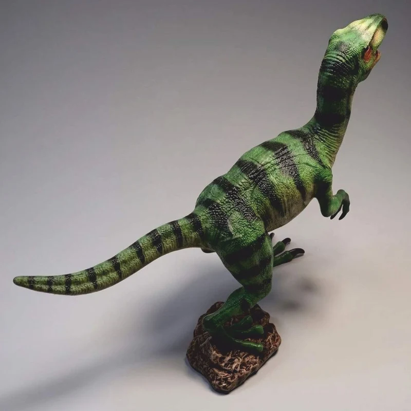 Casa Padrino XXL Deko Skulptur Dinosaurier Velociraptor Grün / Schwarz 295 x H. 150 cm - Lebensgroße Gartenfigur