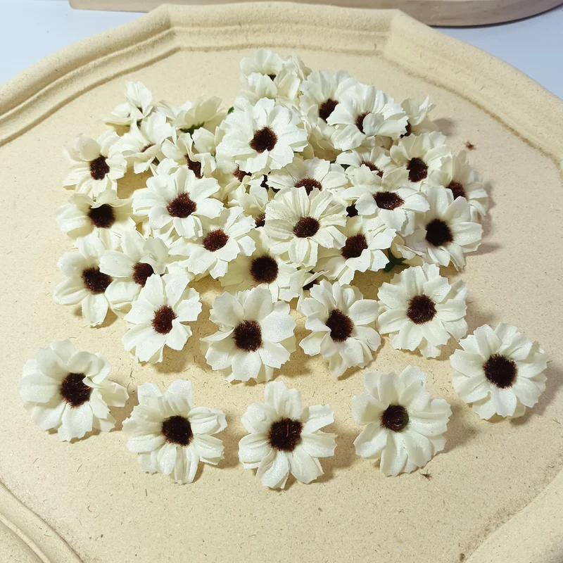 Künstliche Mini-Gänseblümchen, 3,5 cm, realistische Seidenblumen für DIY, Hochzeiten, Geschenkverpackung, Fotografie, 50 Stück