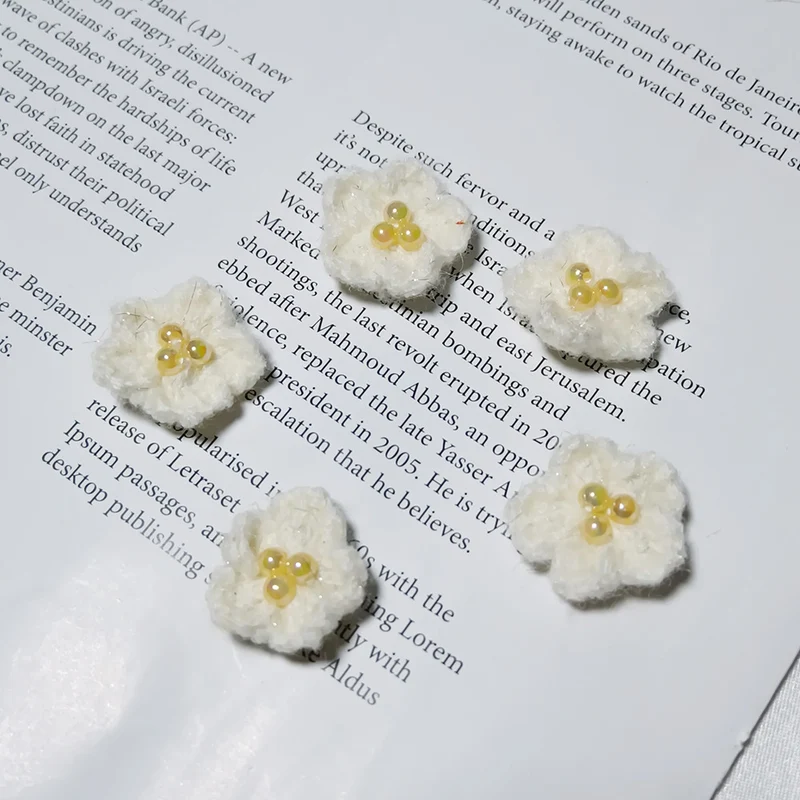 5er Set Gestrickte Gänseblümchen 3cm, Wollblumen Applikationen in warmen Farbtönen, Handarbeit Deko zum Basteln, für DIY Haarschmuck, Geschenkverpackung, Hochzeit