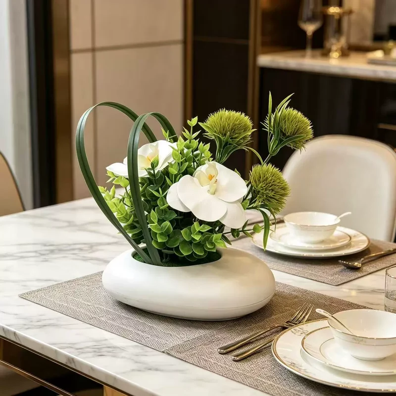 Kunstblumen Gesteck Phalaenopsis Orchidee, 20cm, Weiß | Realistische Kunstpflanze mit Eukalyptus im Topf, Langlebige Tischdeko für Zuhause, Büro, Hochzeit