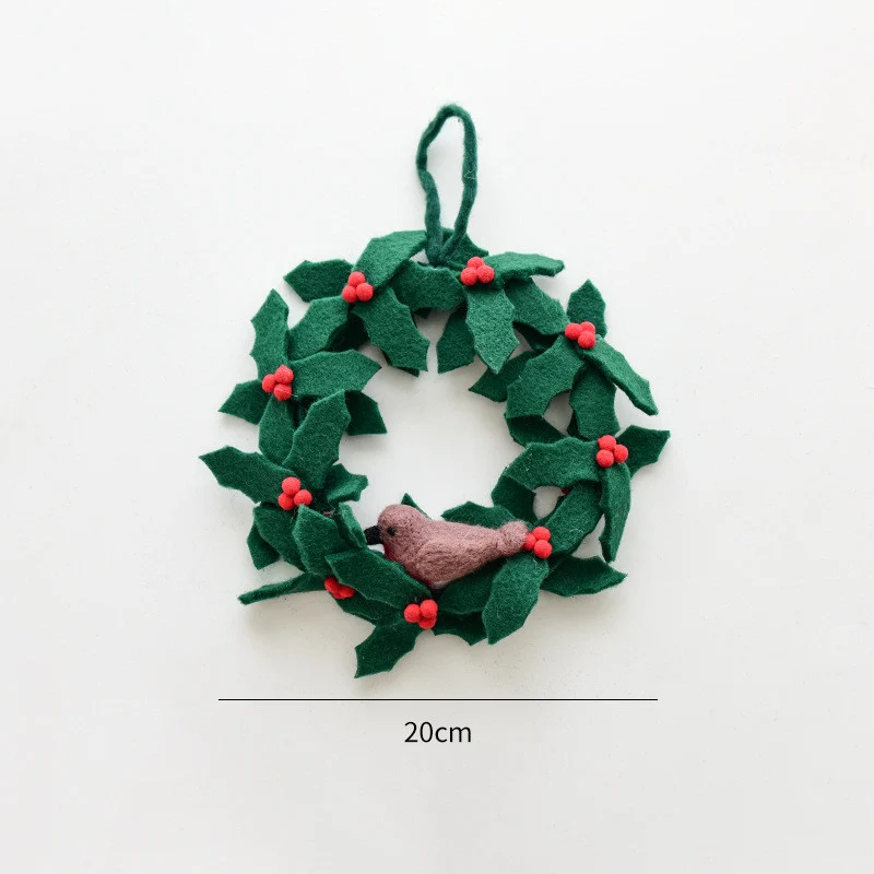 20 cm Exklusiver handgemachter Filz-Weihnachtskranz in Dunkelgrün mit roten Beeren und Rotkehlchen – typische skandinavische Deko für die gemütliche Herbst-, Winter- und Weihnachtszeit