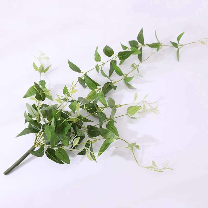 80 cm künstliche hängende Grünpflanzen – Clematisblätter für hängende Dekoration, fallende Blumensträuße & DIY