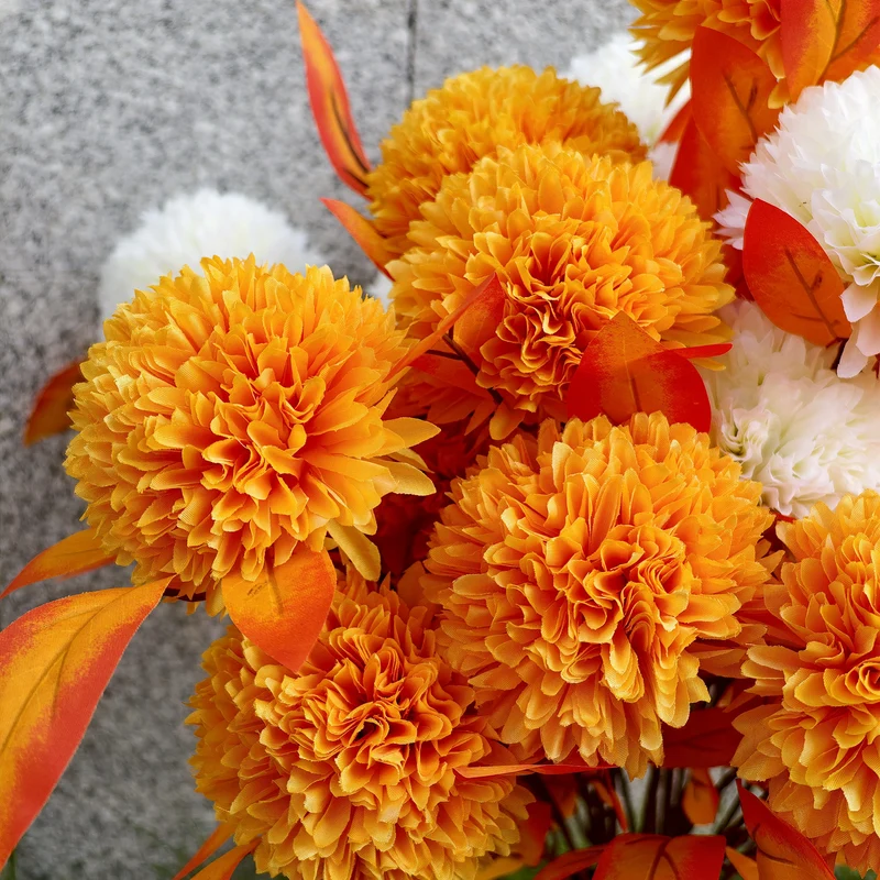 60 cm Künstliche Mums Friedhofsblumen mit Vase – 24 Blüten, UV-beständig für DraußenGrabstätten, Weatherfest, Zarte Erinnerungsdekoration