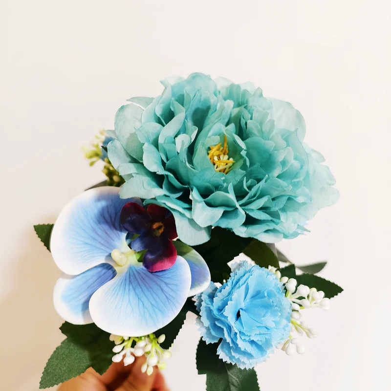 28 cm künstlicher Blau-Mischblumen-Strauchstrauß mit Pfingstrosen, Phalaenopsis und Nelken