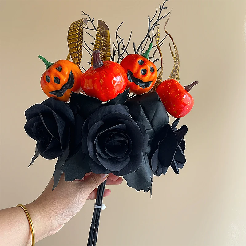 47 cm schwarzer Dekorations-Kürbis mit Rosen – für Halloween