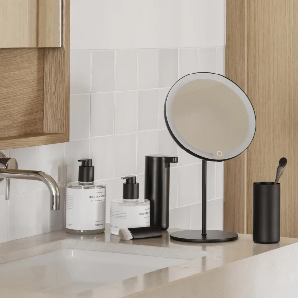 Kosmetikspiegel MODO weiss mit LED Leuchte - blomus