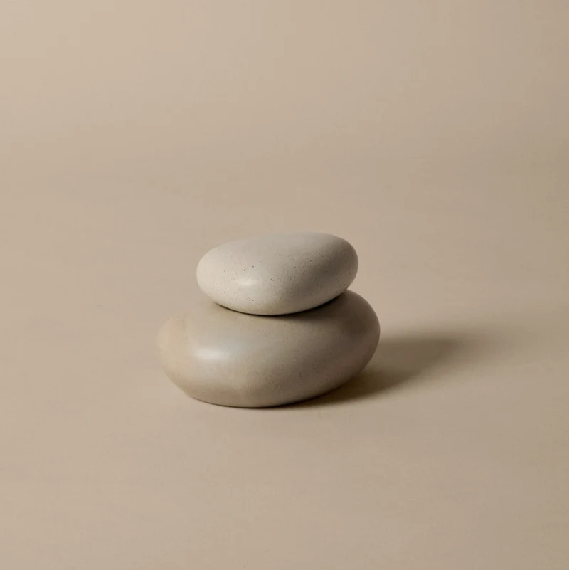 Pebble Box Keramikdose mit Deckel Sand - ferm LIVING