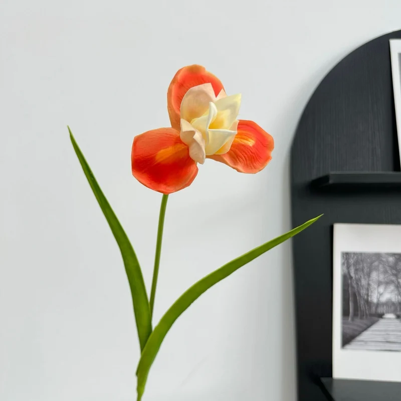Großhandel: 55 cm künstliche Schwertlilien-Stängel künstliche Iris Deko-Simulationsblumen für die Wohnung