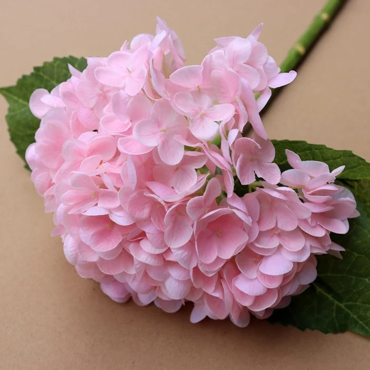 Großhandel: 53cm Kunst-Hortensie-Blumen, Real Touch-Hortensie-Stängel für Hochzeitsdekorationen