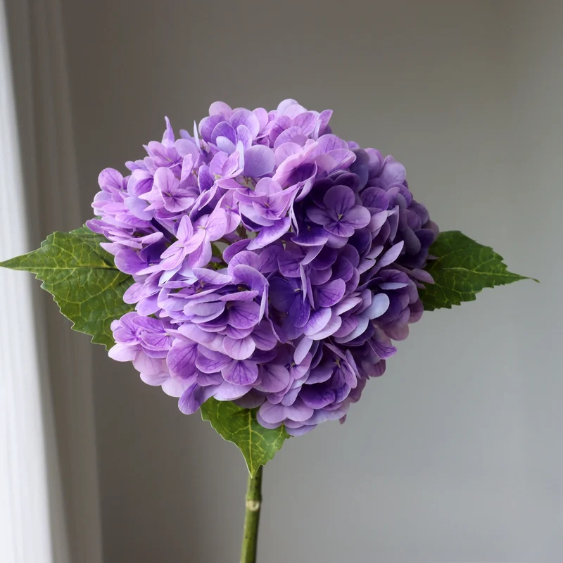 Großhandel: 53cm Kunst-Hortensie-Blumen, Real Touch-Hortensie-Stängel für Hochzeitsdekorationen