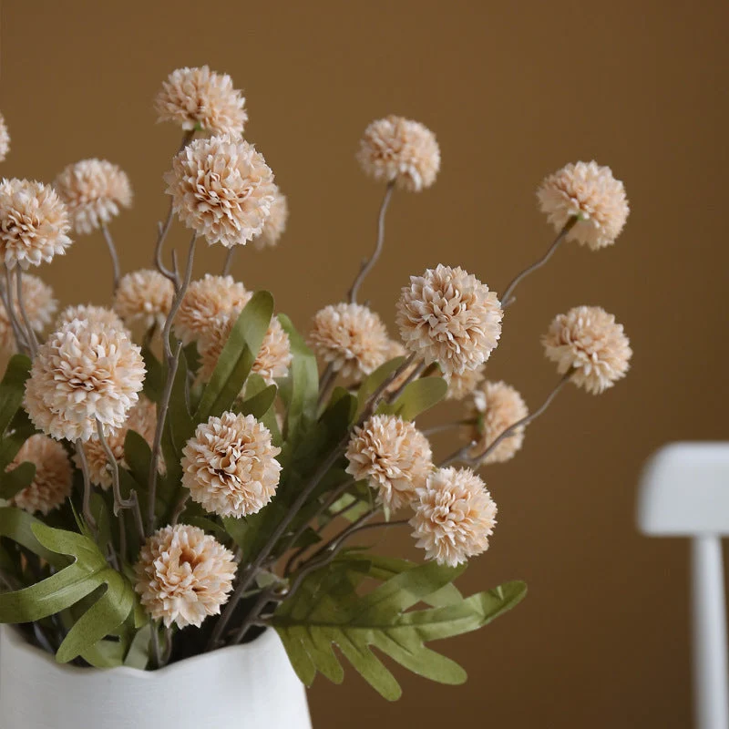 Großhandel: Faux-Kiku-Blumenstängel mit Pom-Pom-Bällen – für ästhetische Raumdekoration, Blumenarrangements und Tischanlagen