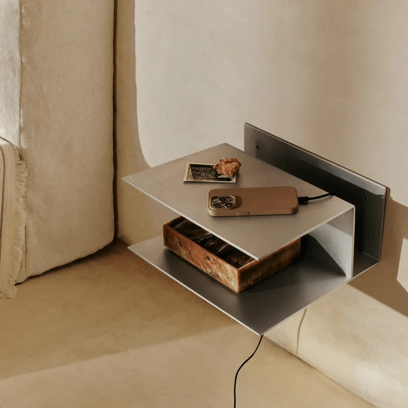 Nachttisch zur Wandmontage Lager Aluminium - ferm LIVING