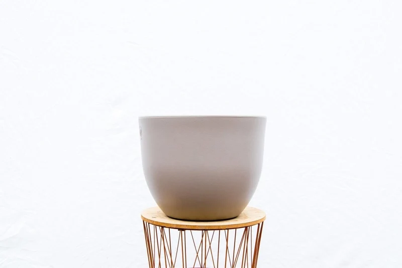 Topf Eggy Taupé – Pflanztopf D55 x H43