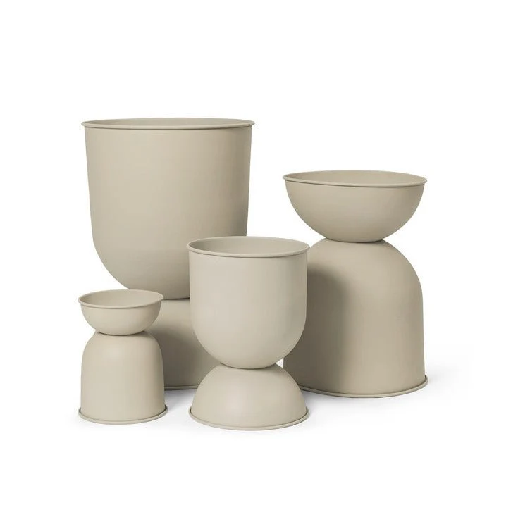 Hourglass Blumentopf cashmere Small 42,5cm - ferm LIVING