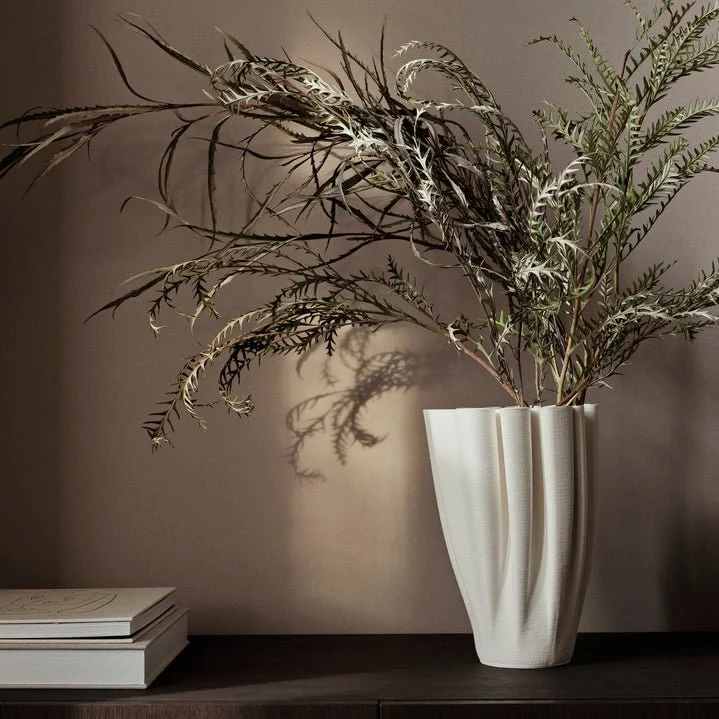 Dedali Vase off-white 25,5cm - ferm LIVING