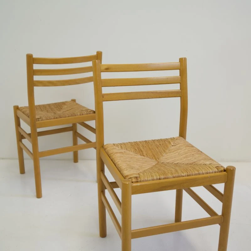 Vintage Stuhl mit Korbgeflecht - DesignWe.Love