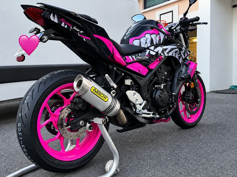 Kit Déco Yamaha MT 125 / MT 03 / MT 07 / MT 09 / MT 10 Semi-Personnalisé - PINK VENOM