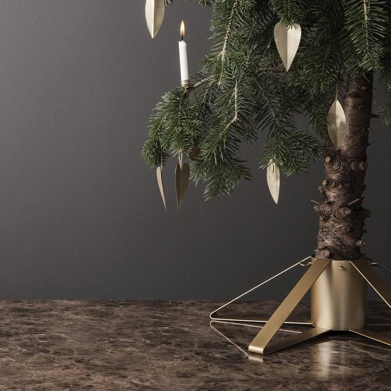 Christbaumständer Schwarz & Messing - ferm LIVING