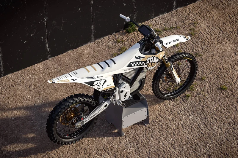 Adrenaline - Kit Déco Semi-Personnalisé