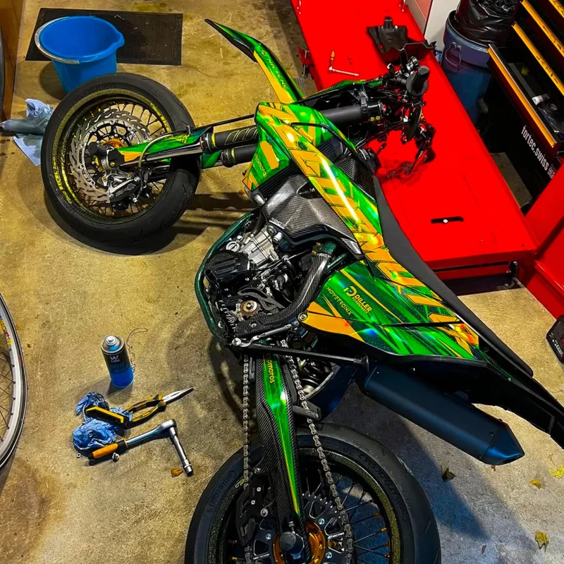 Kit Déco SUPERMOTARD / ENDURO / MOTOCROSS 100% personnalisé