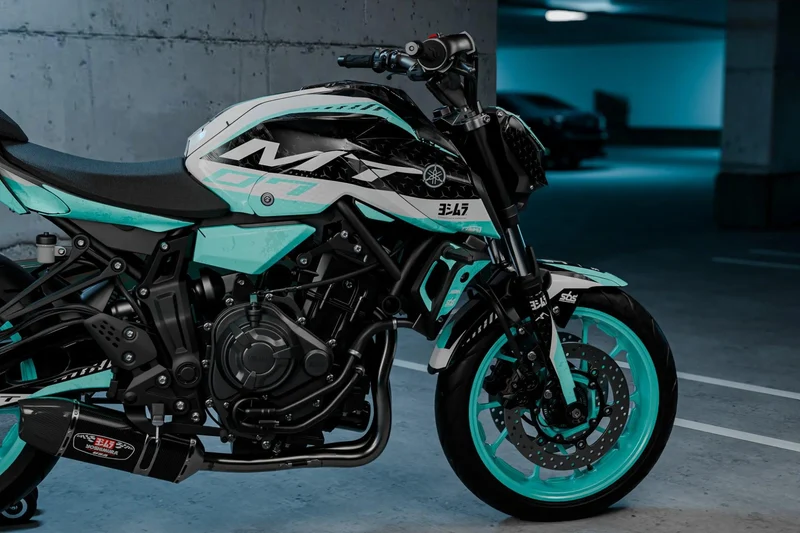 Kit Déco Yamaha MT 125 / MT 03 / MT 07 / MT 09 / MT 10 Semi-Personnalisé - ESSENZA